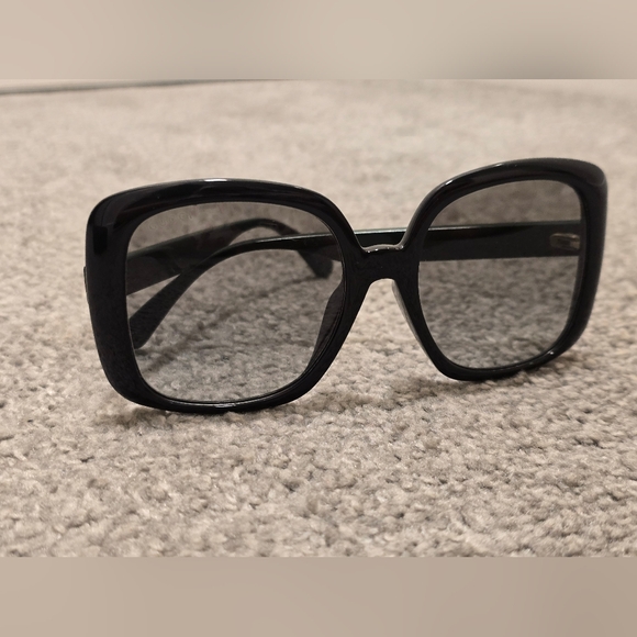 GUCCI GG0714SA 001 Black Green and Red Stripe Sunglasses- Authentic - Picture 6 of 12